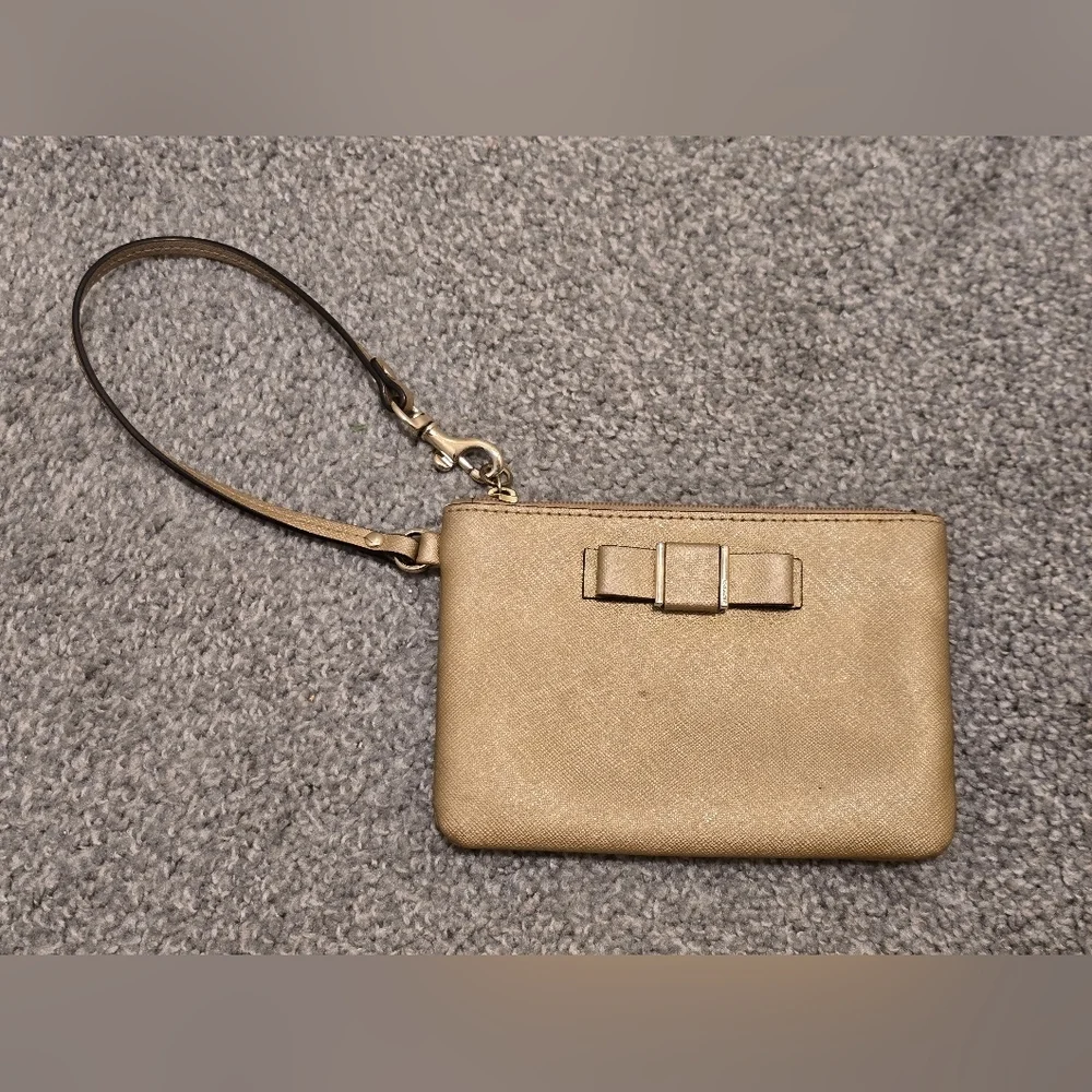 Coach Gold Saffiano Leather Wristlet Zipper Metallic Bow Party Vacation Festival